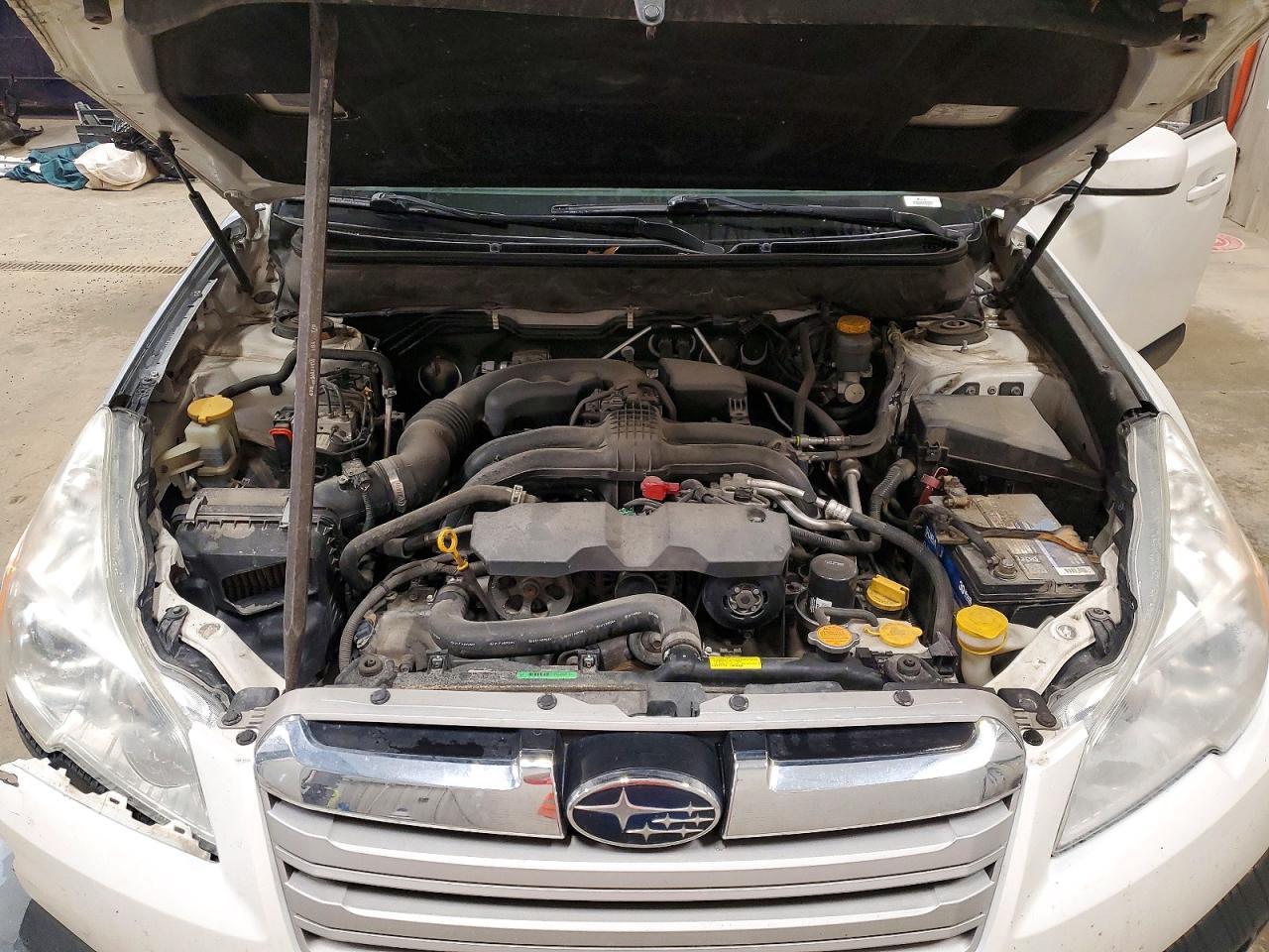 2013 SUBARU Outback