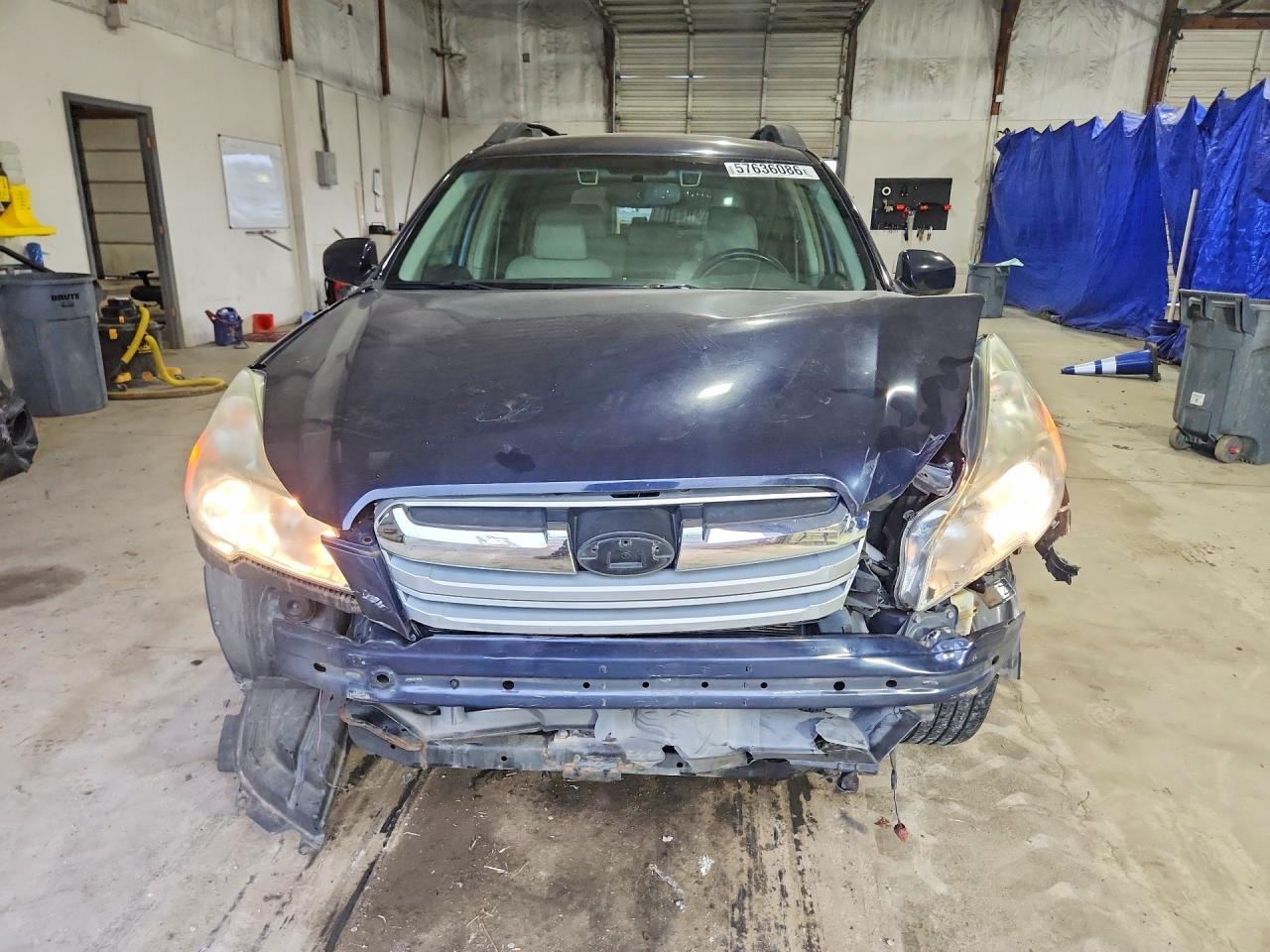 2013 SUBARU Outback