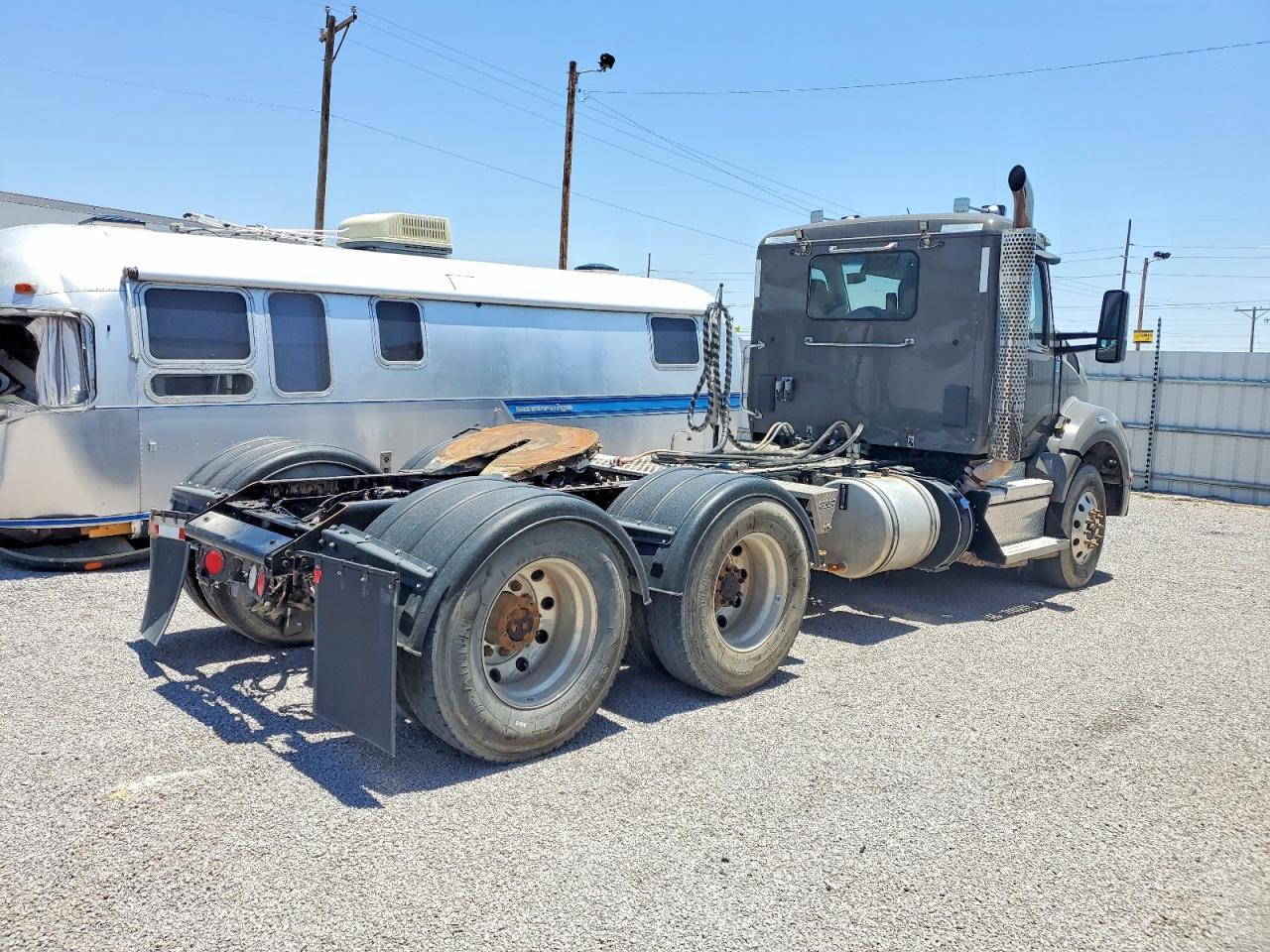 2019 KENWORTH T880
