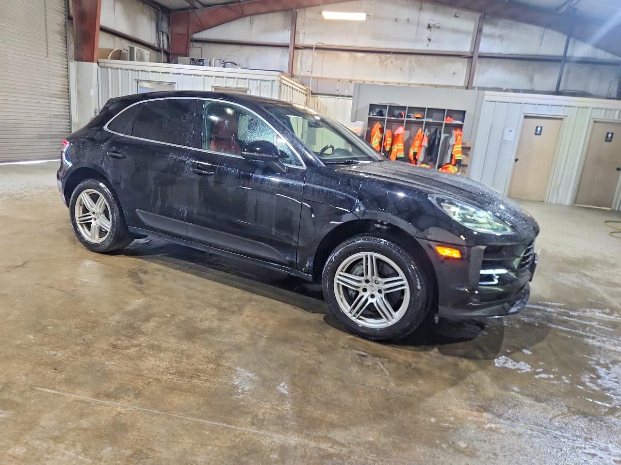 2021 PORSCHE Macan