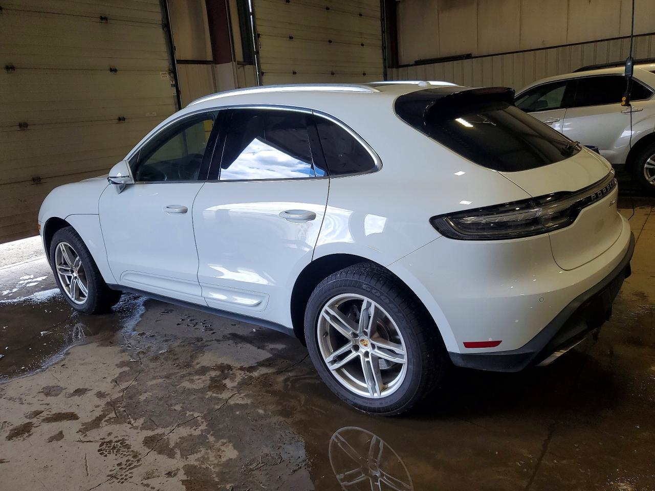2023 PORSCHE Macan