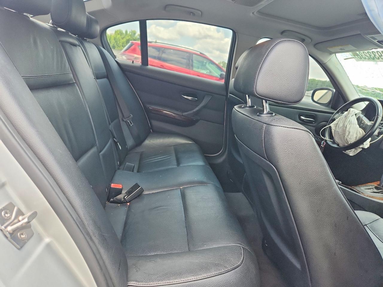 2011 BMW 3 SERIES
