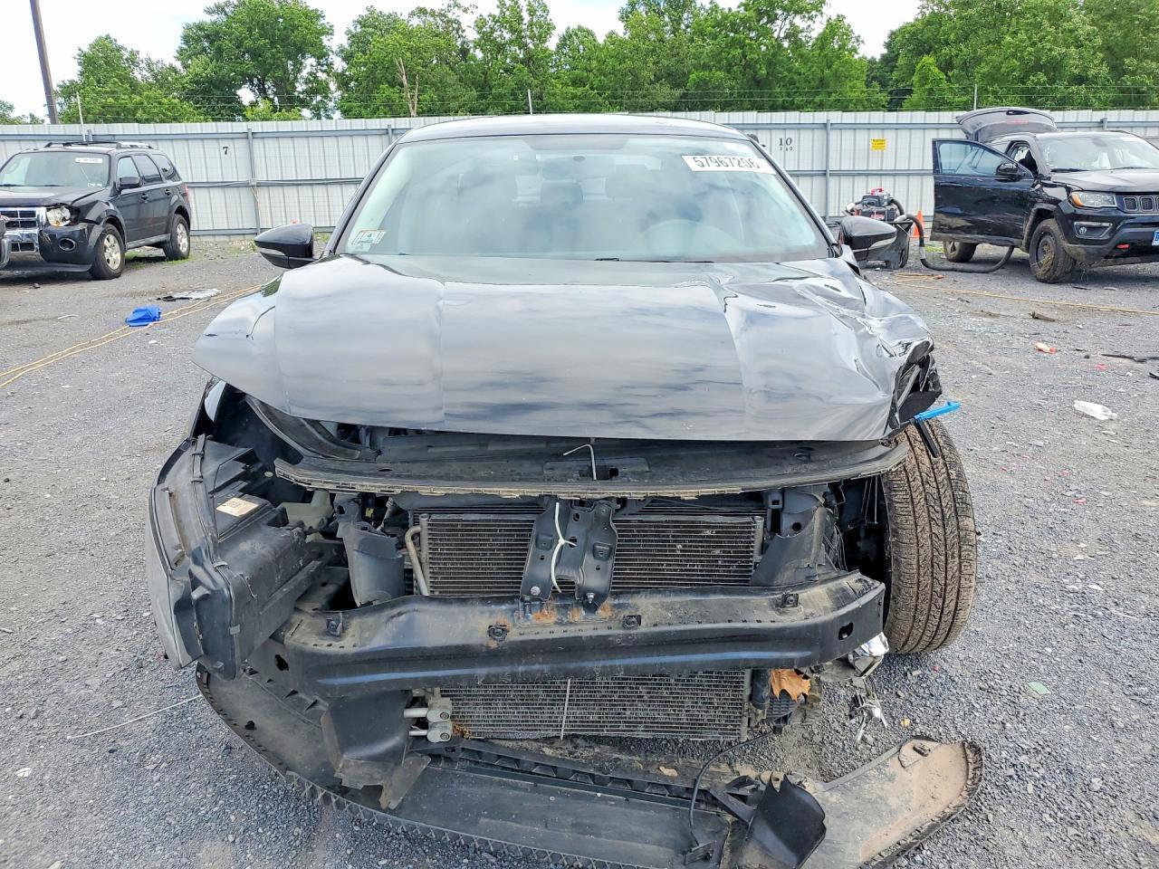2016 VOLKSWAGEN Passat