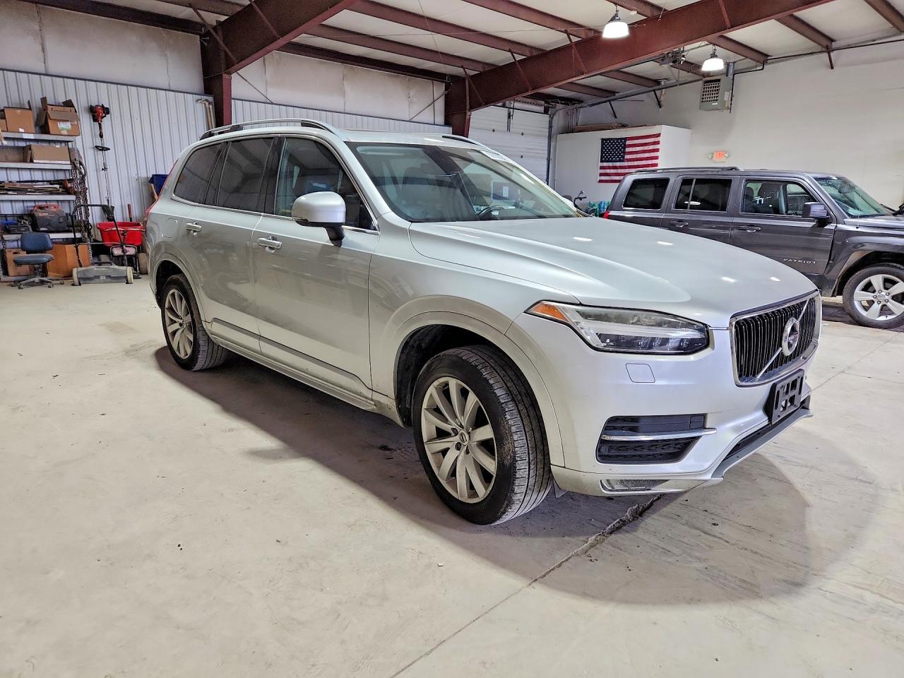 2016 VOLVO XC90