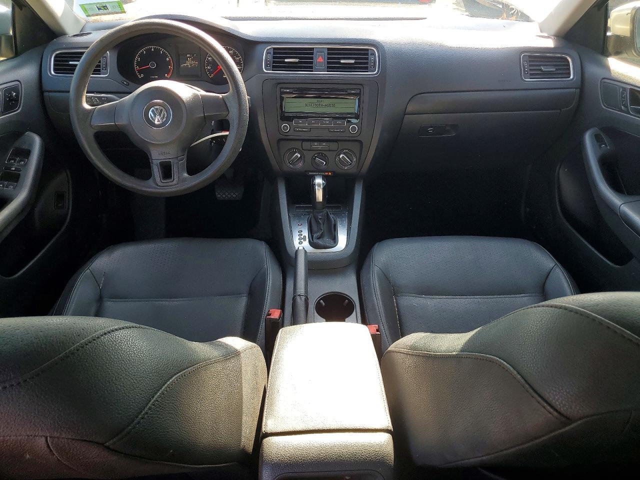 2011 VOLKSWAGEN JETTA