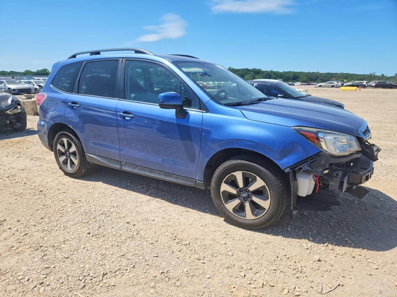 2017 SUBARU FORESTER