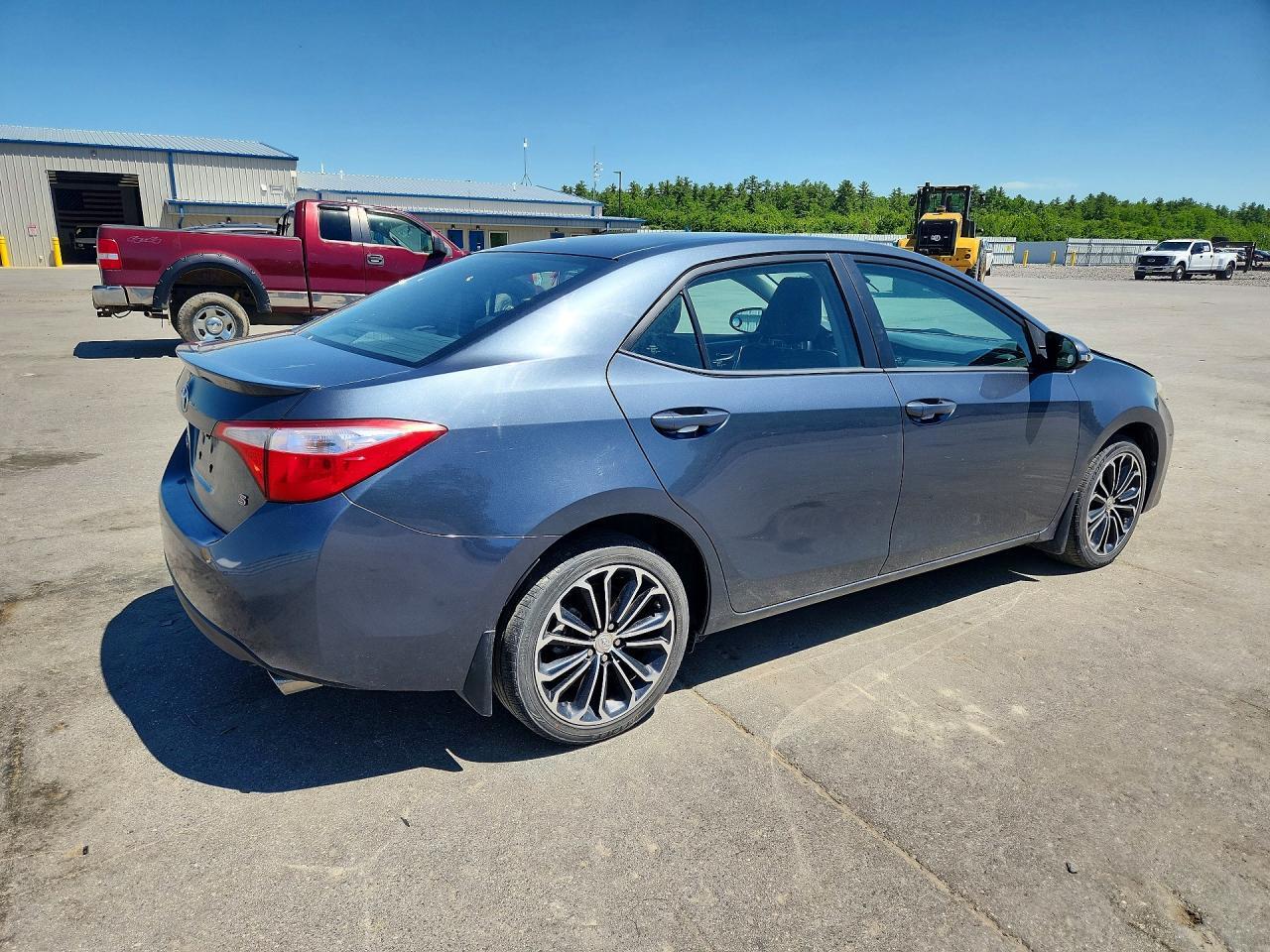 2015 TOYOTA COROLLA