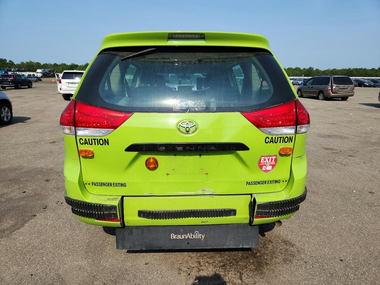 2014 TOYOTA SIENNA