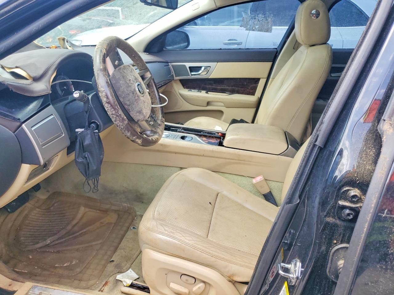 2011 JAGUAR XF