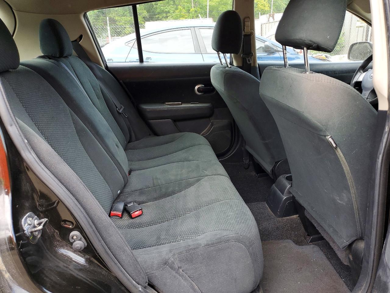 2011 NISSAN VERSA