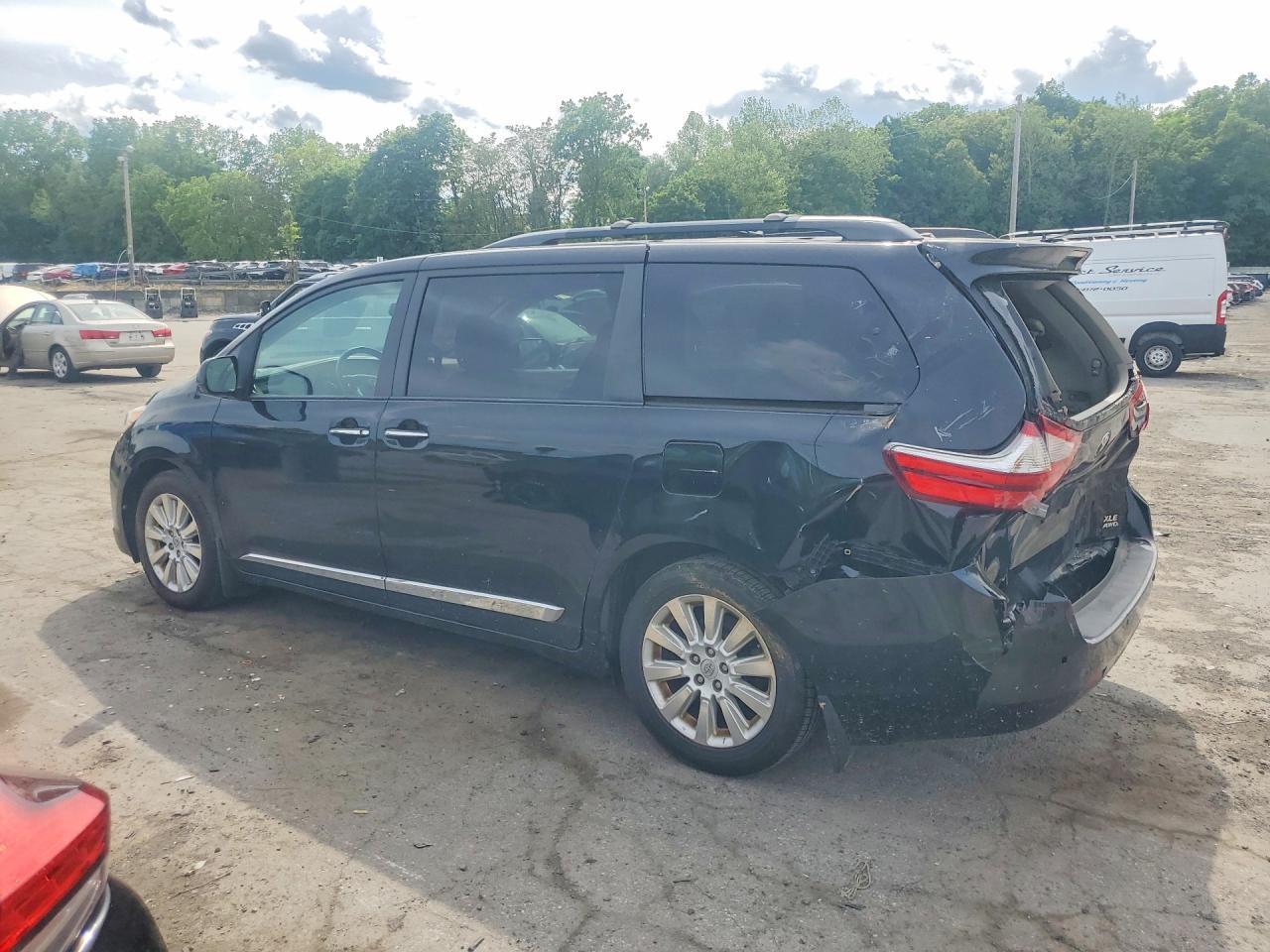 2015 TOYOTA SIENNA