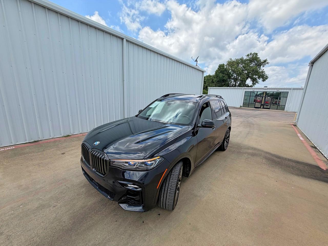 2022 BMW X7