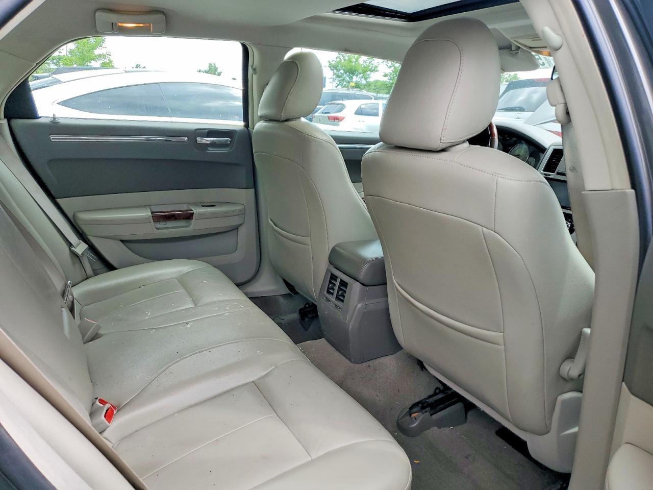 2010 CHRYSLER 300