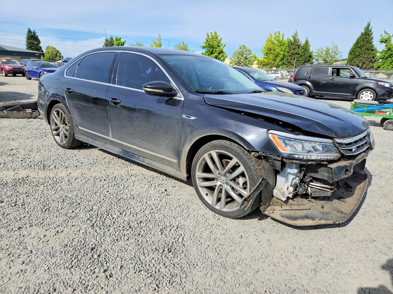 2017 VOLKSWAGEN Passat