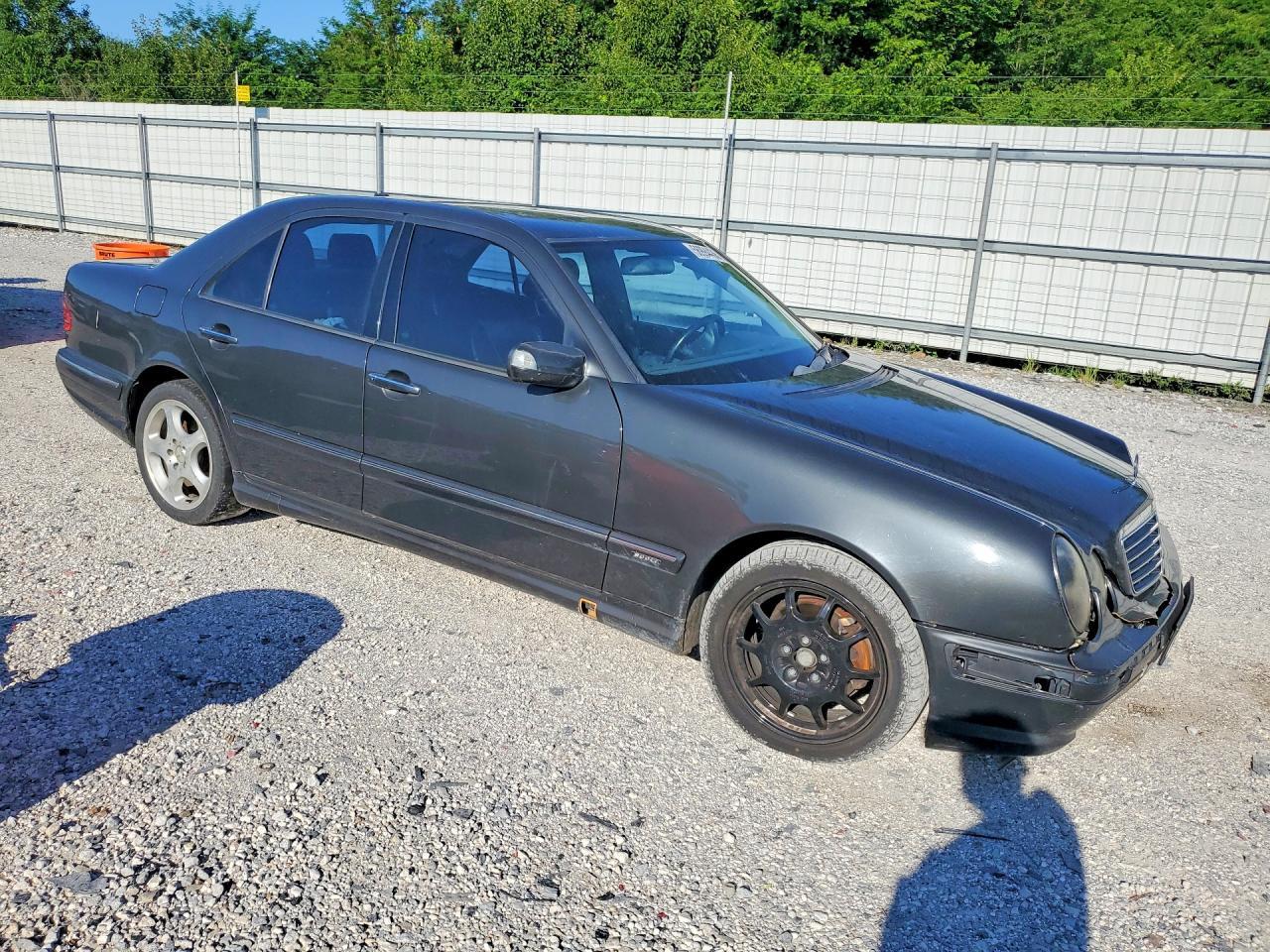 2001 MERCEDES-BENZ E-Class
