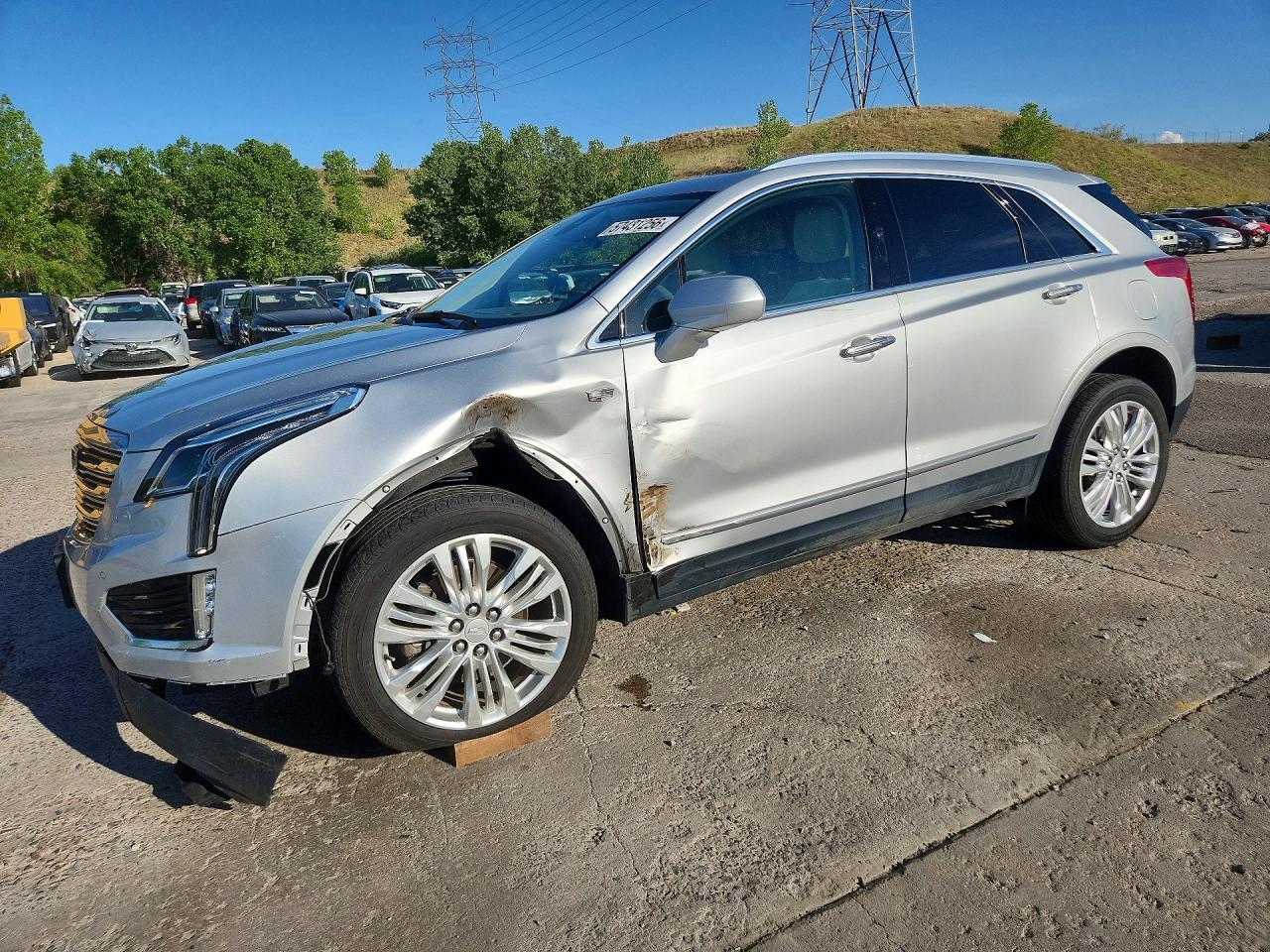 2017 CADILLAC XT5