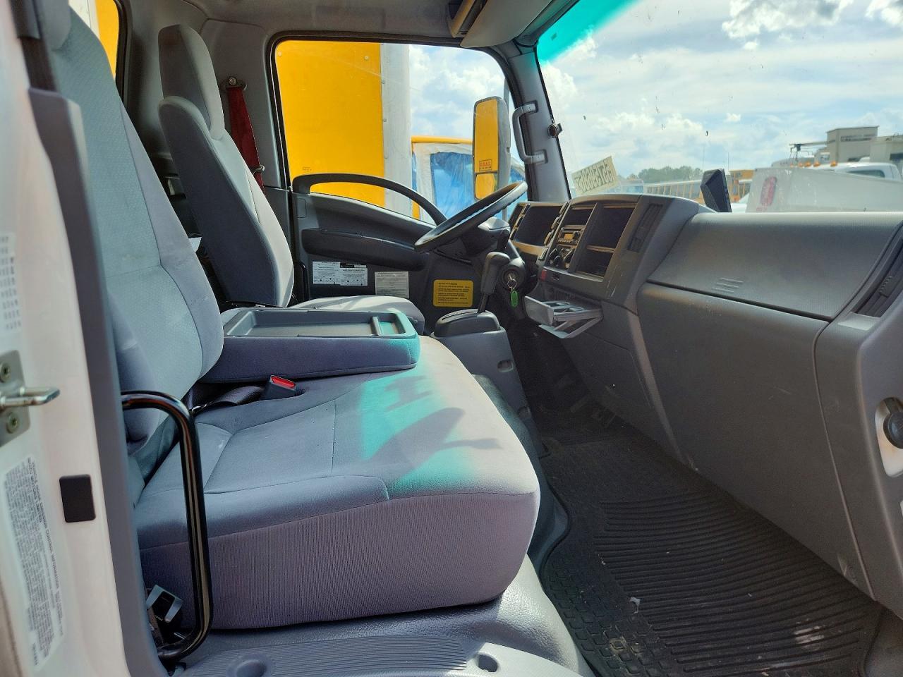 2022 ISUZU Npr Hd
