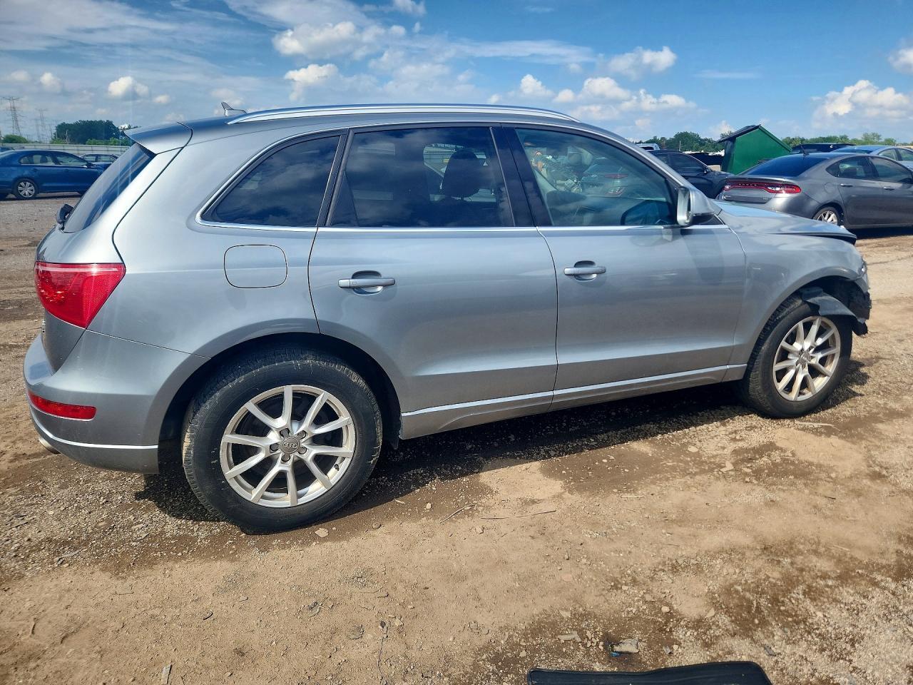 2010 AUDI Q5
