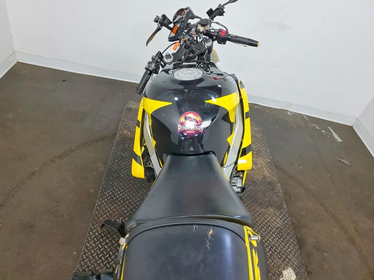 2000 HONDA CBR900
