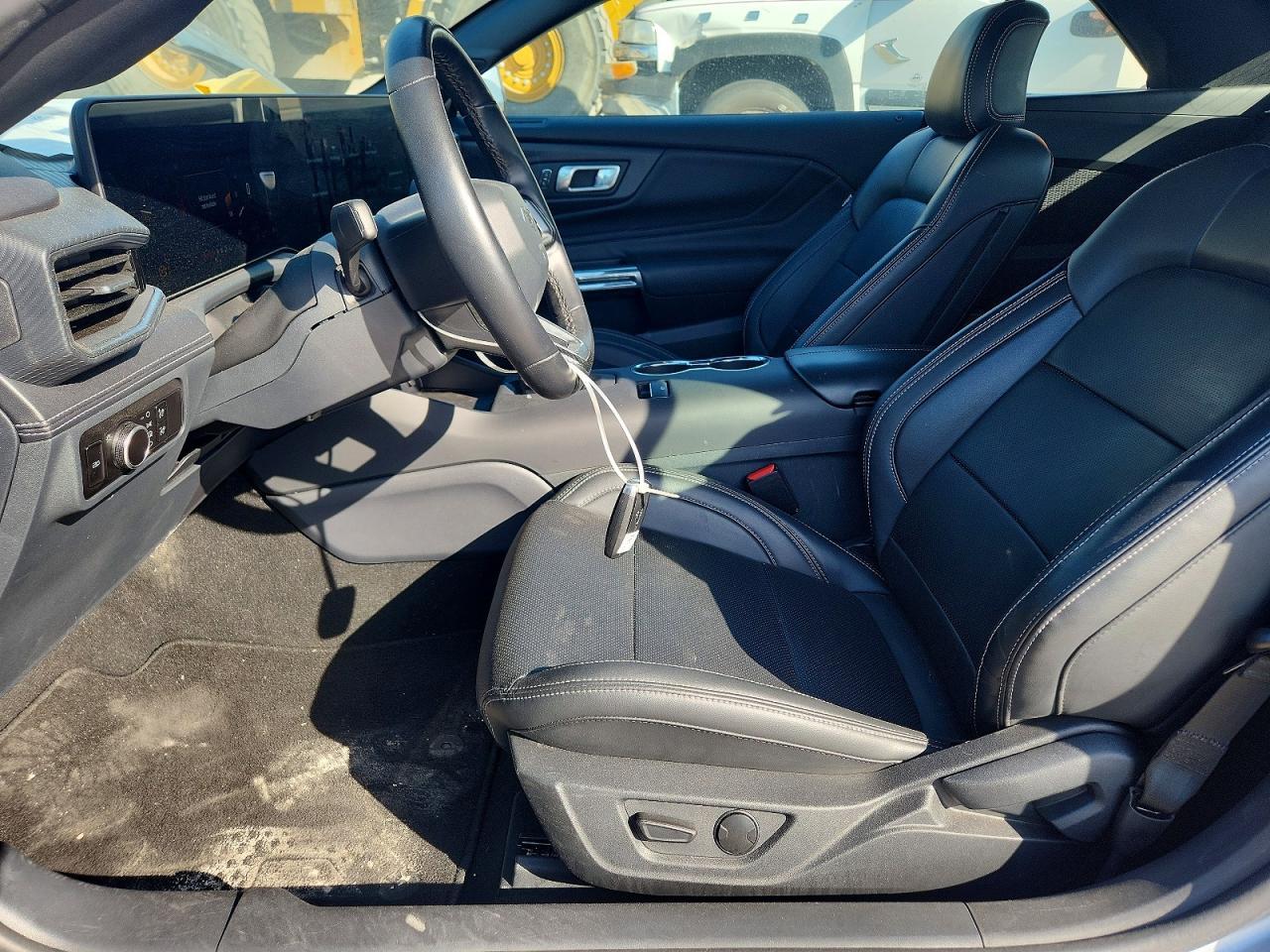 2025 FORD MUSTANG