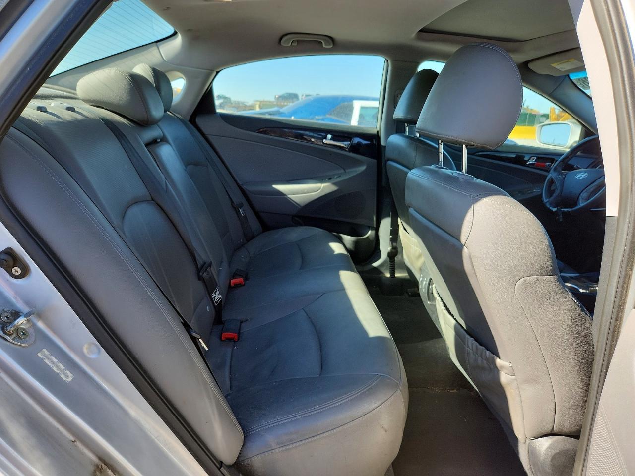 2011 HYUNDAI SONATA
