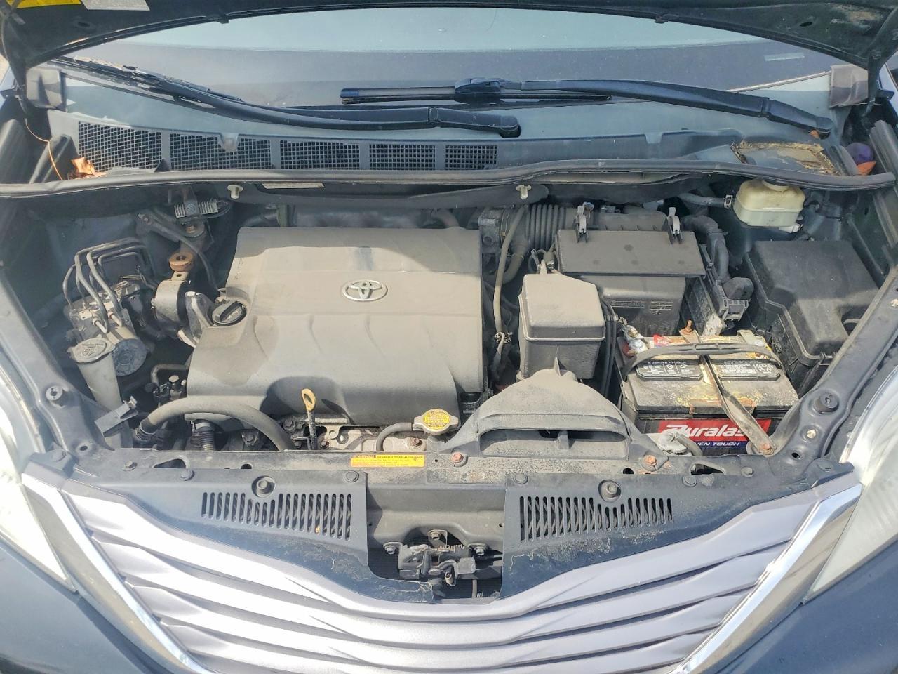 2015 TOYOTA SIENNA