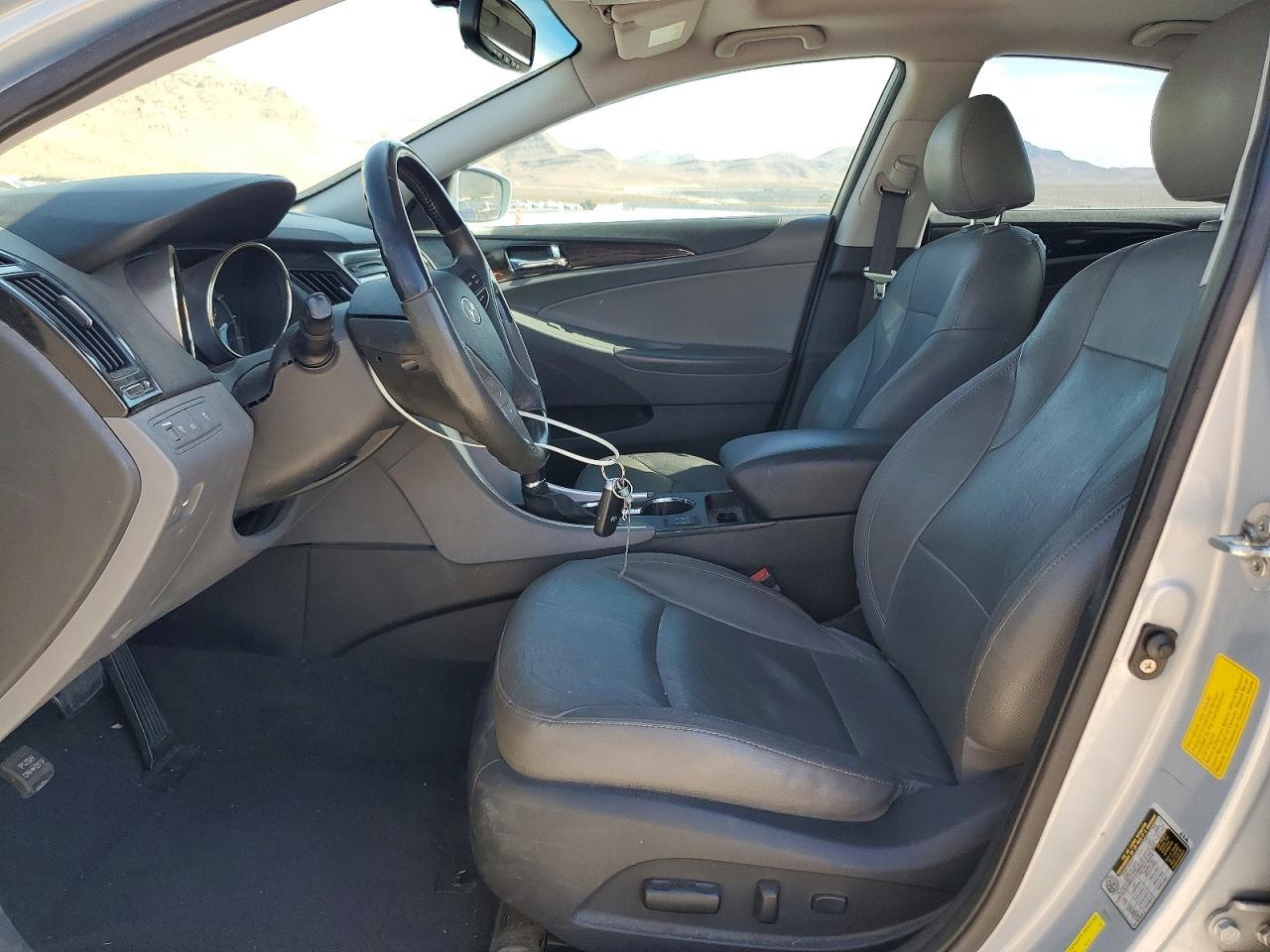 2011 HYUNDAI SONATA