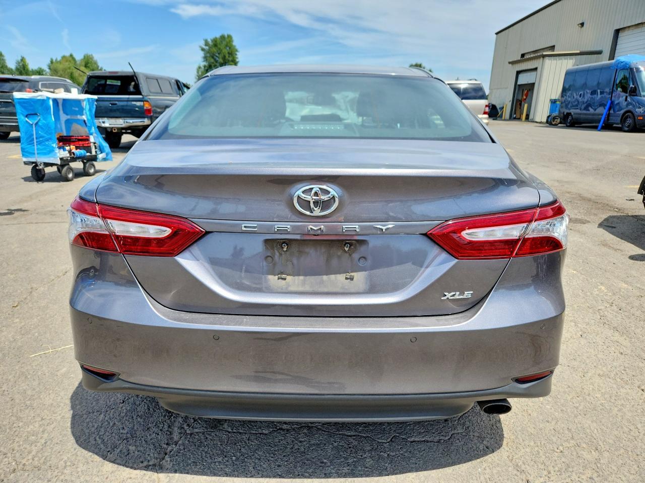 2018 TOYOTA CAMRY