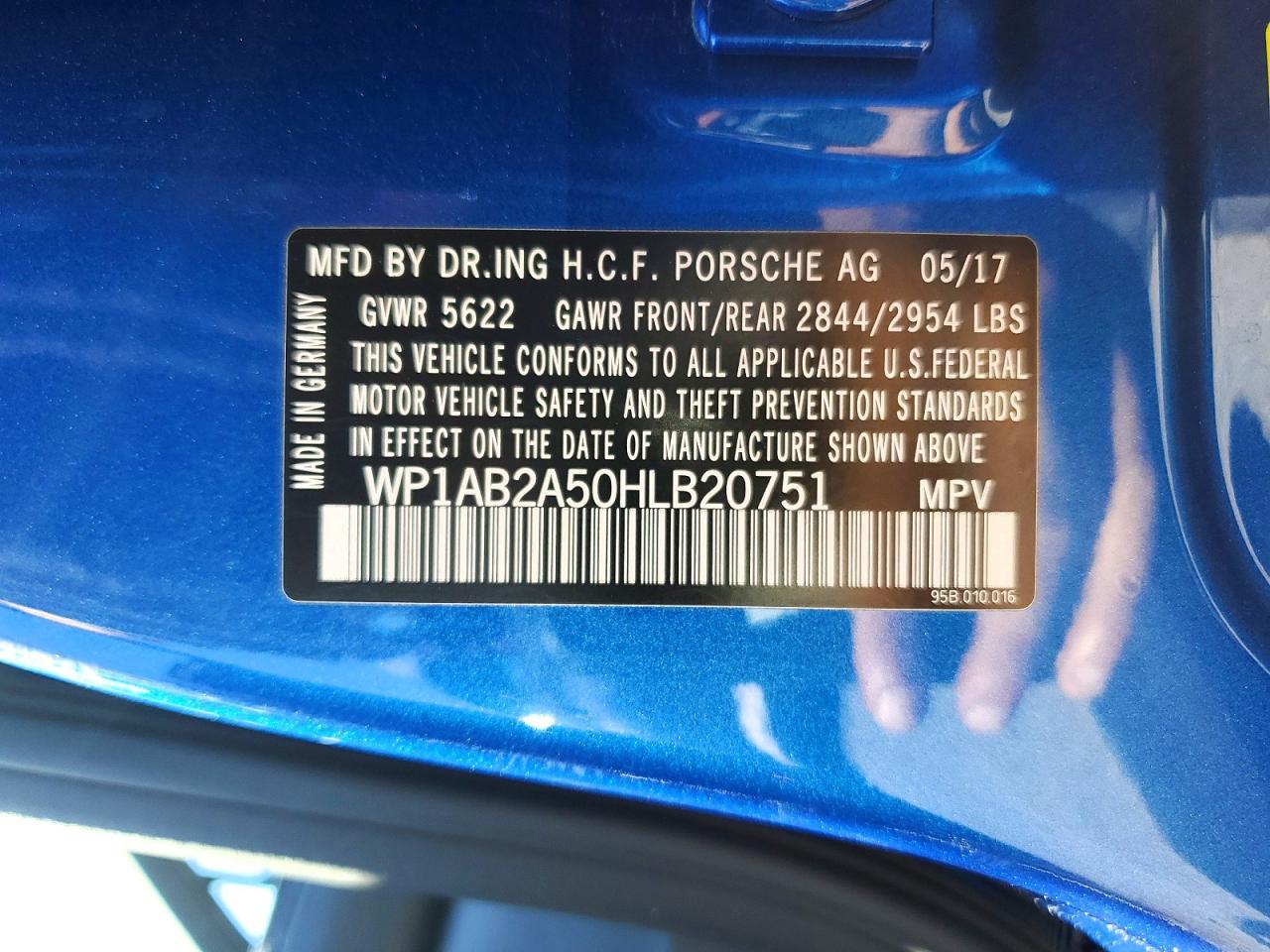 2017 PORSCHE Macan