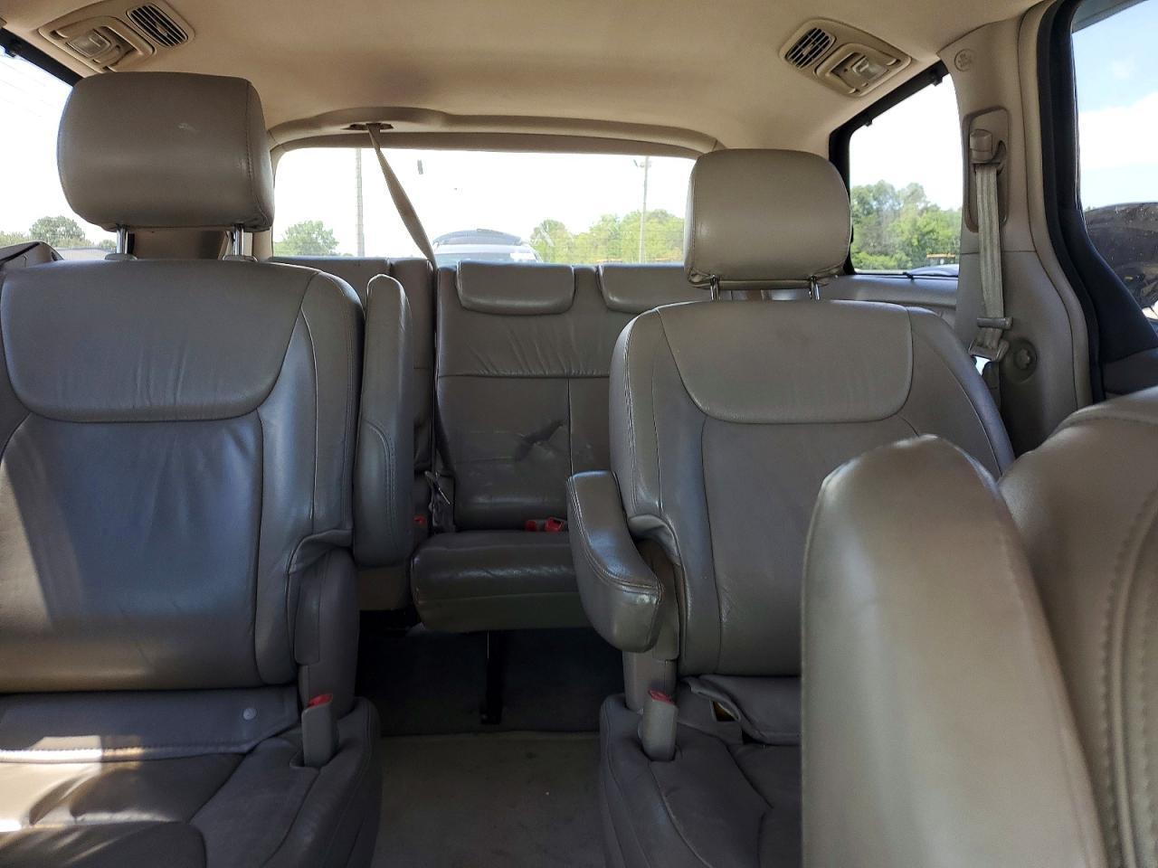 2005 TOYOTA SIENNA