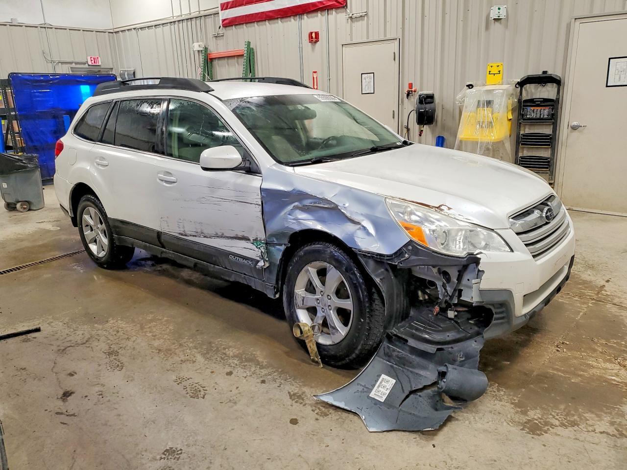 2013 SUBARU Outback
