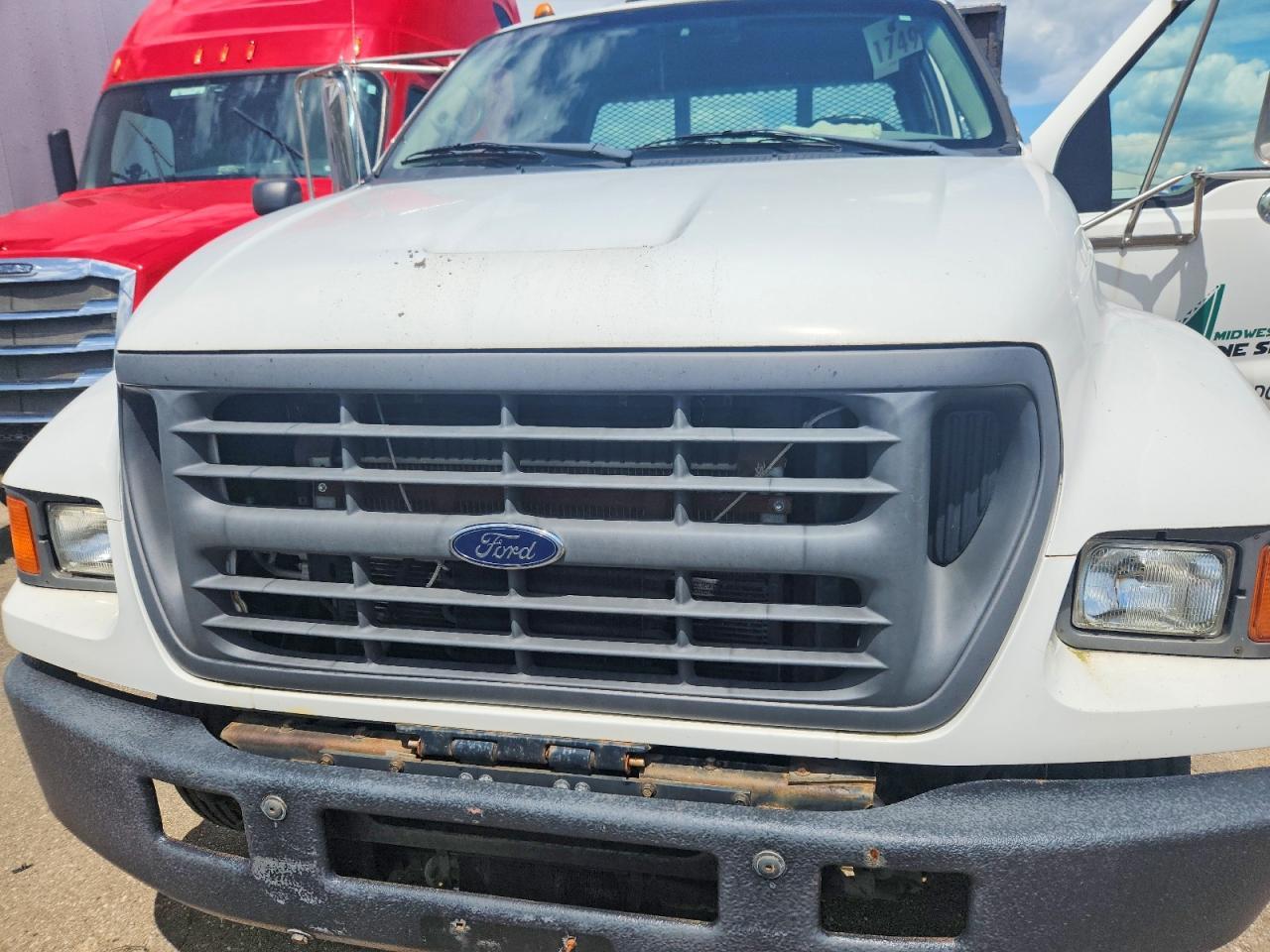 2014 FORD F-700