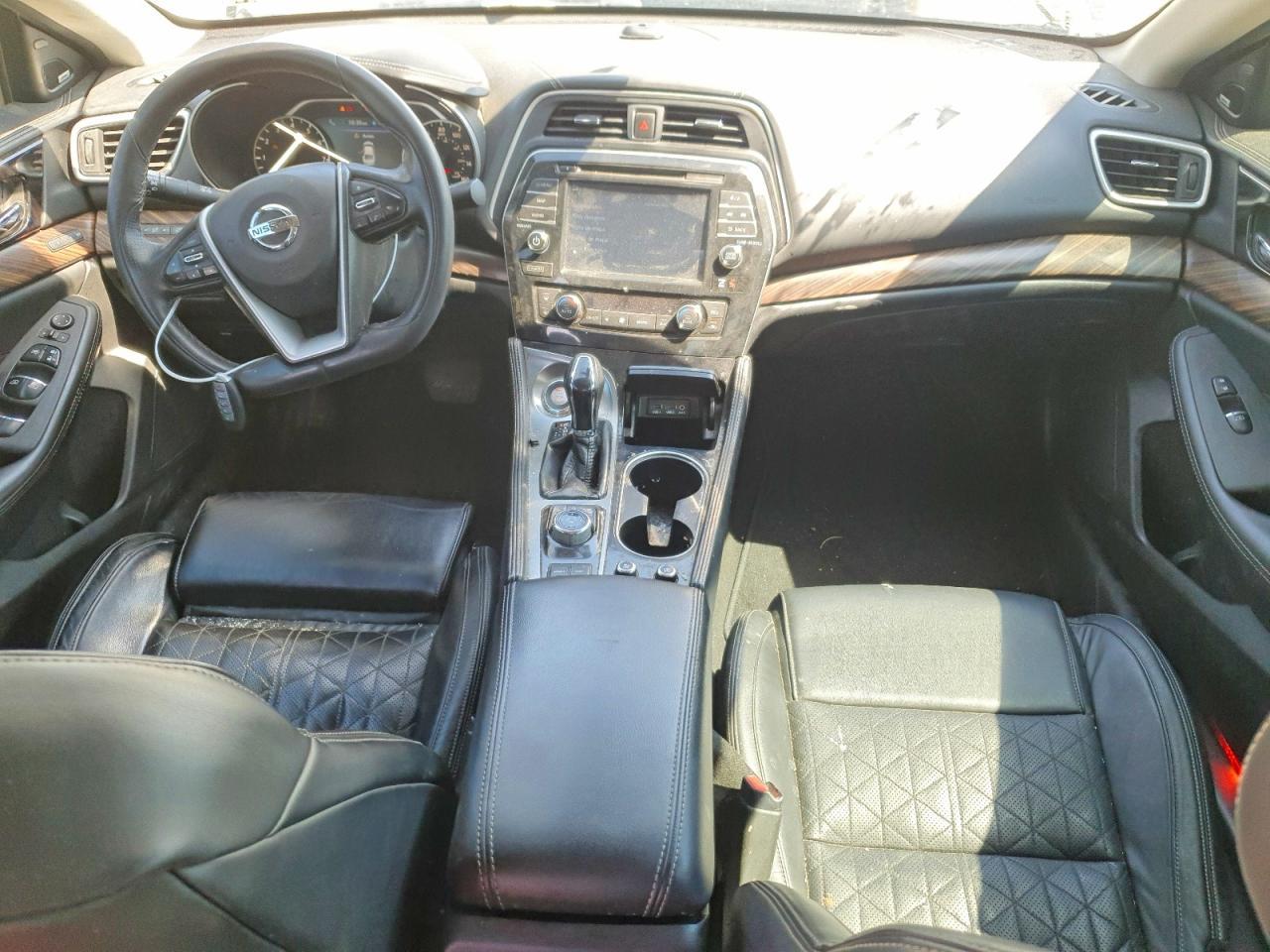 2017 NISSAN Maxima