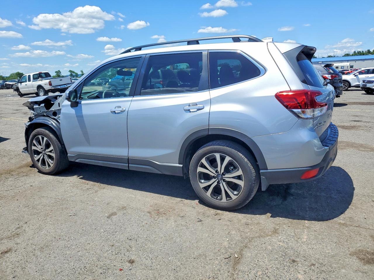 2023 SUBARU FORESTER