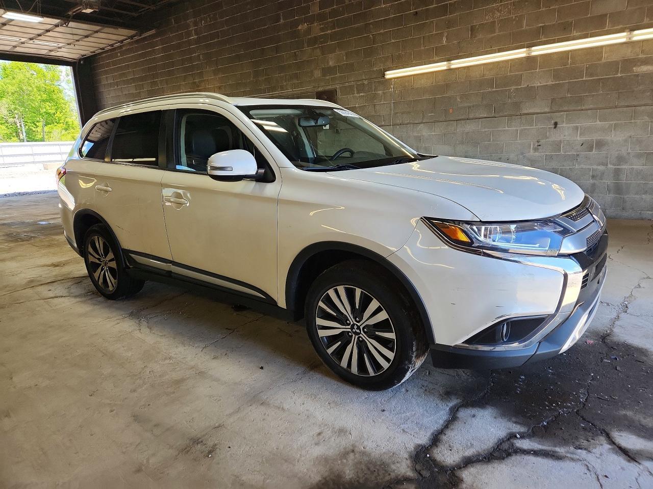 2019 MITSUBISHI outlander