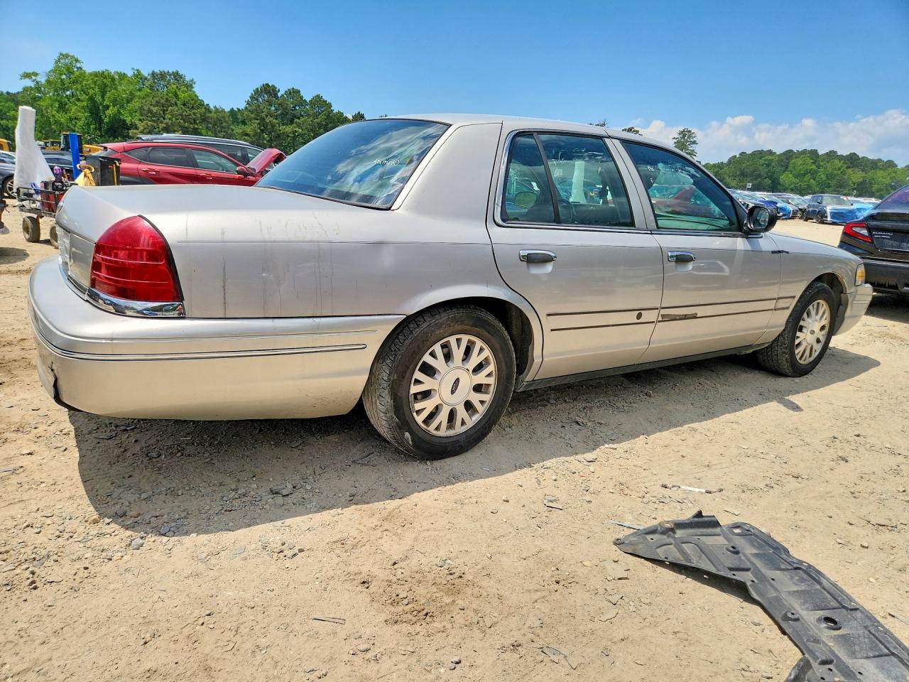 2004 FORD Crown Victoria