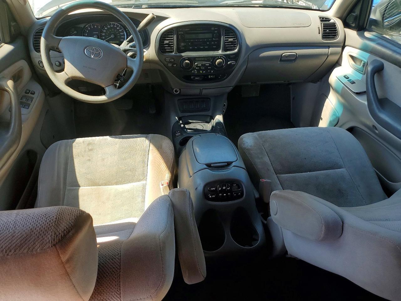 2005 TOYOTA Sequoia