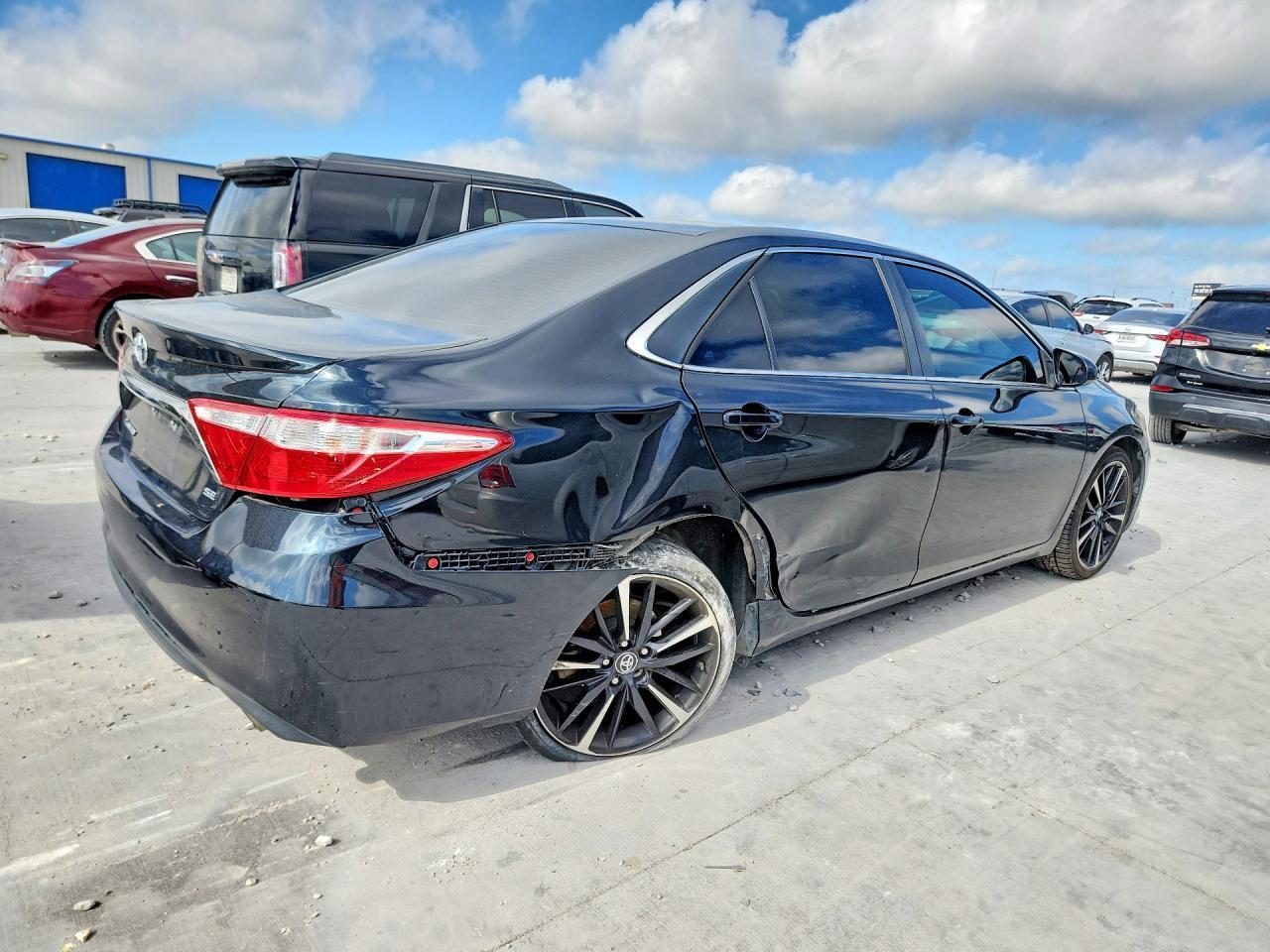 2015 TOYOTA CAMRY