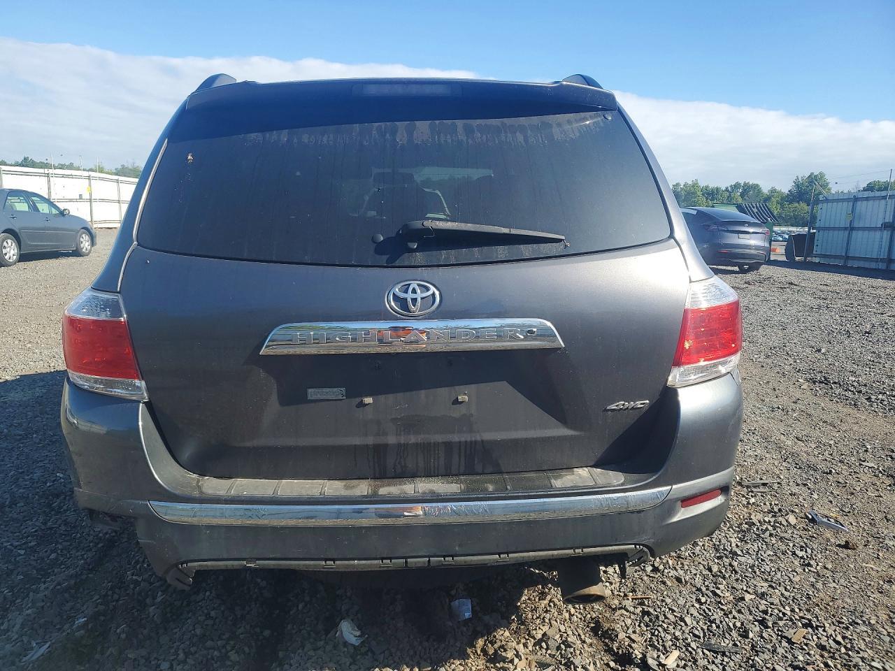 2013 TOYOTA HIGHLANDER