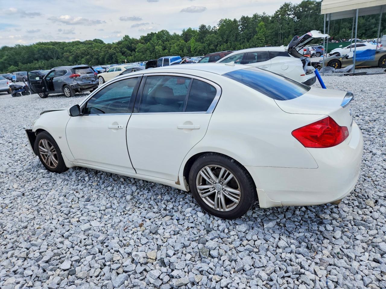 2015 INFINITI Q40