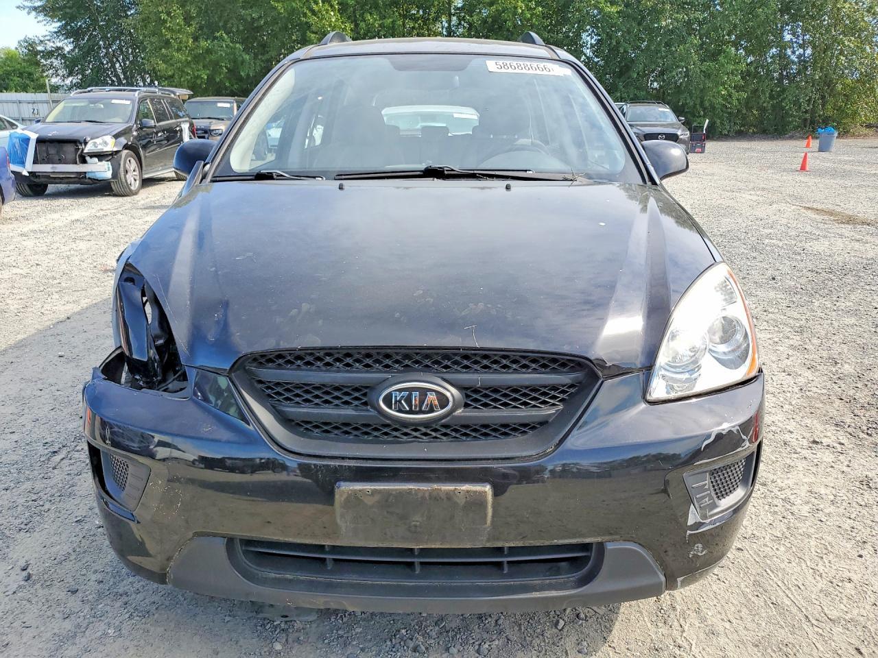 2009 KIA RONDO