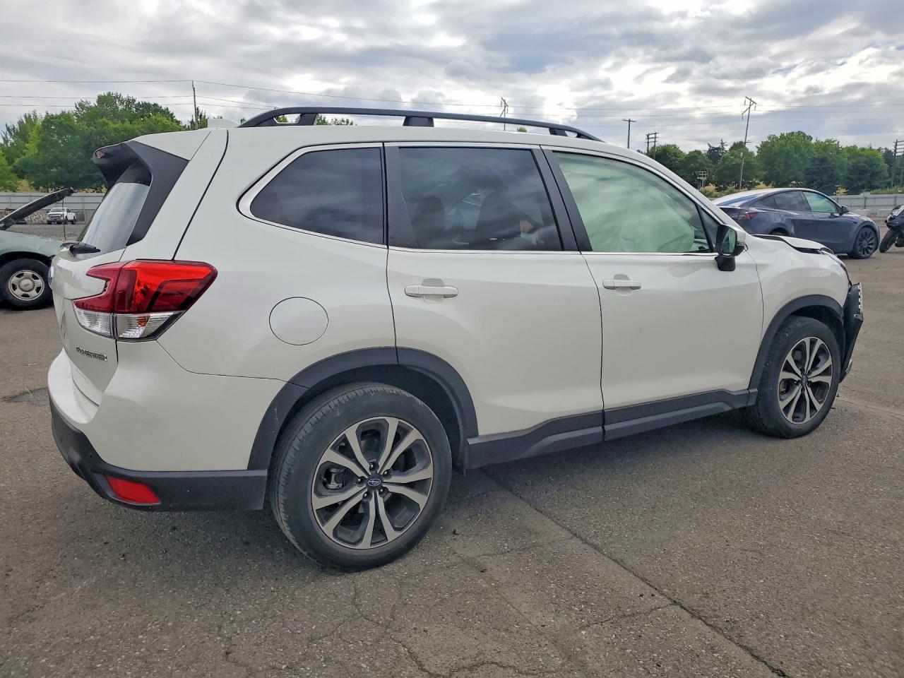 2022 SUBARU FORESTER