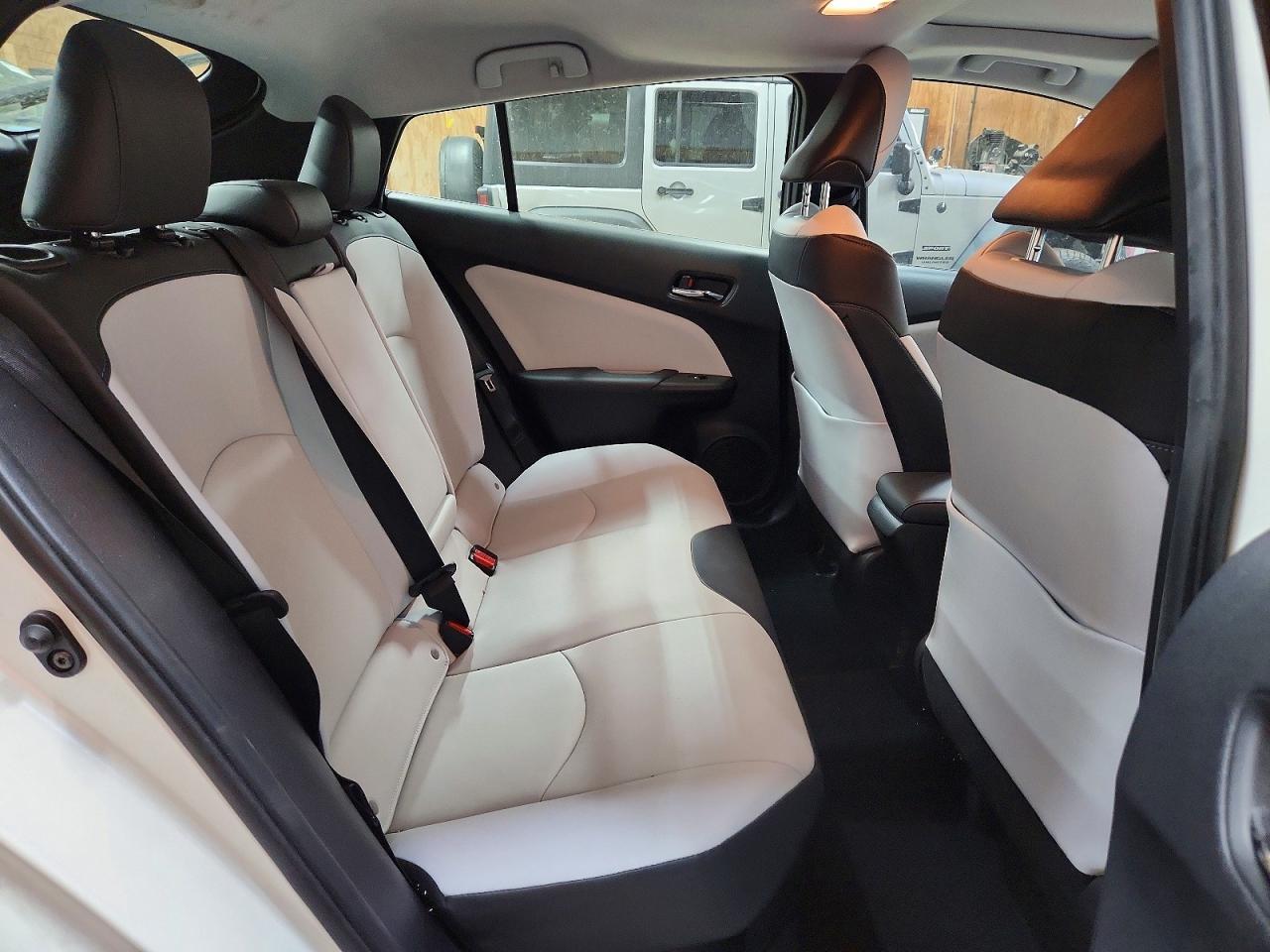 2018 TOYOTA PRIUS