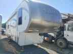 2015 WILDCAT Fifth Wheel