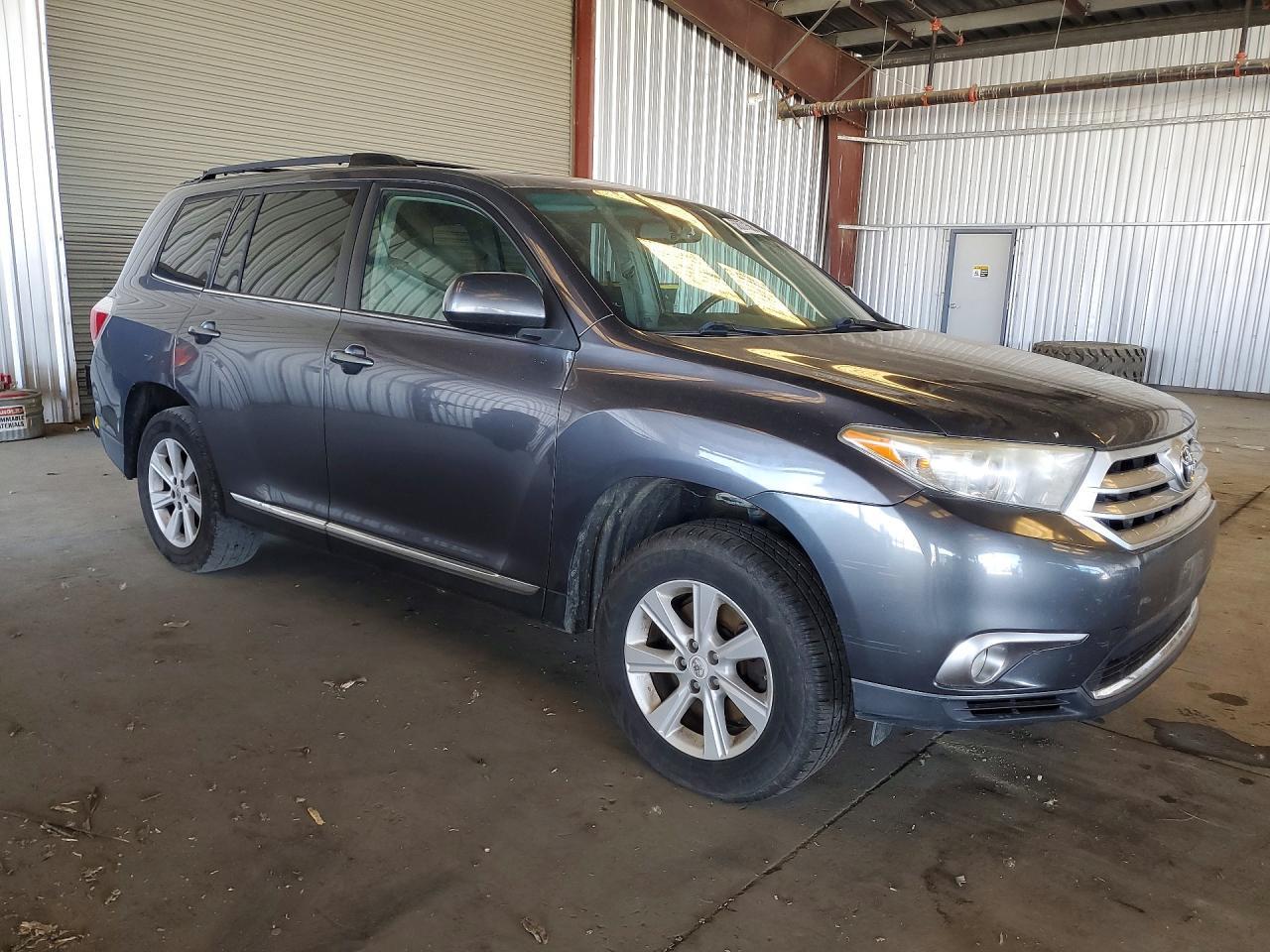 2011 TOYOTA HIGHLANDER