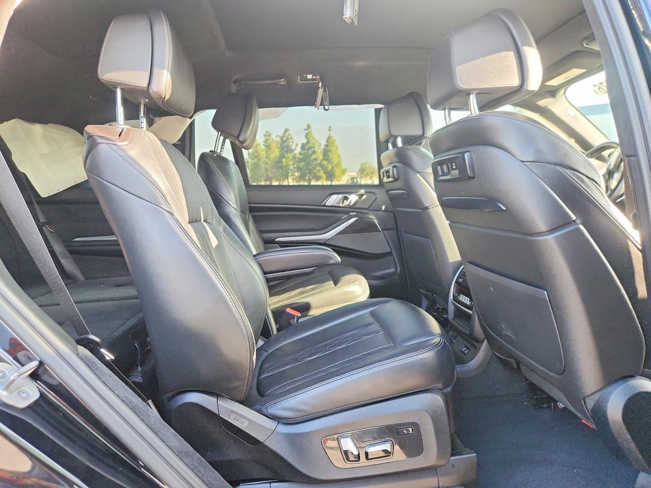2021 BMW X7