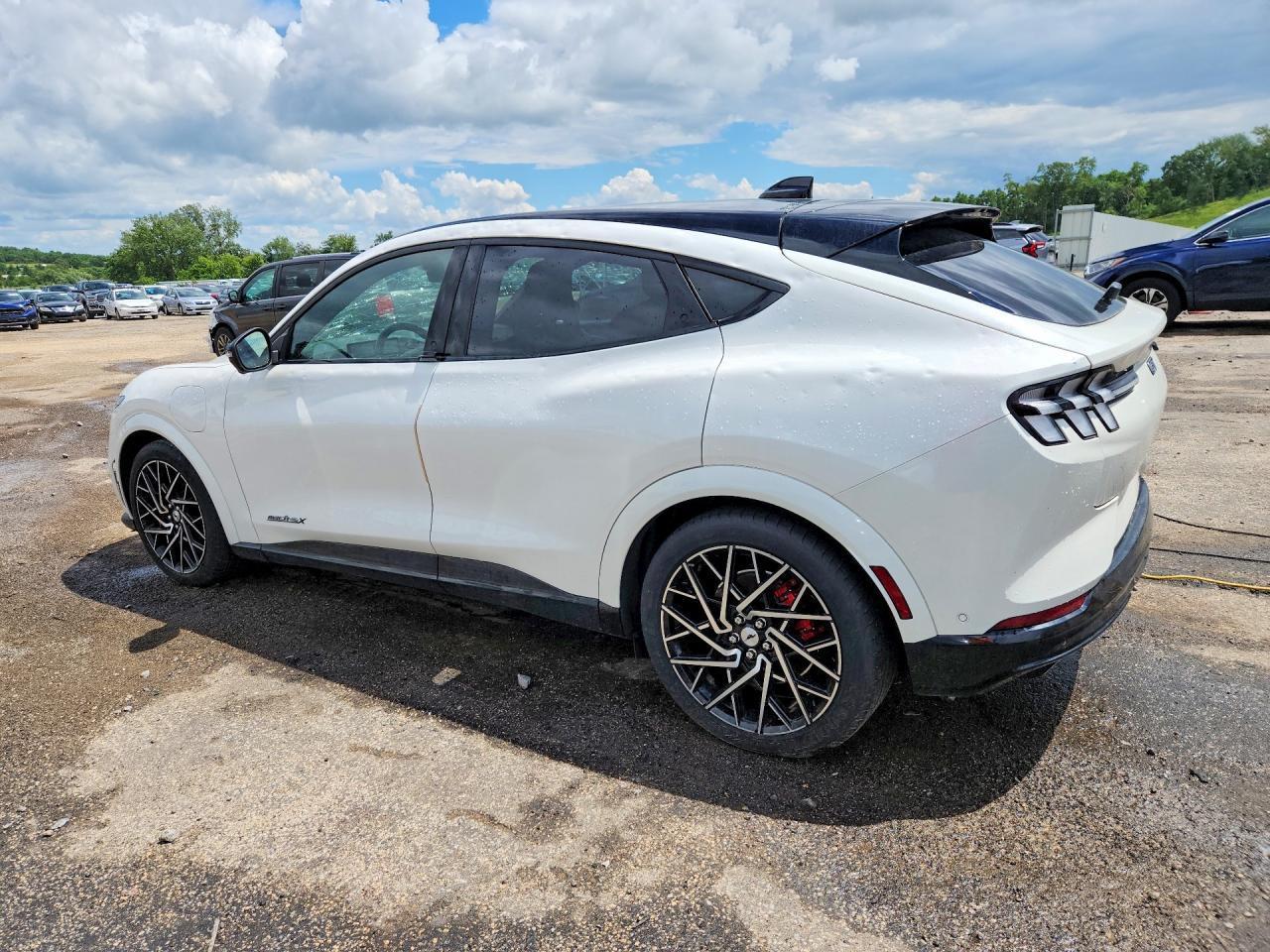 2022 FORD Mustang Mach-E