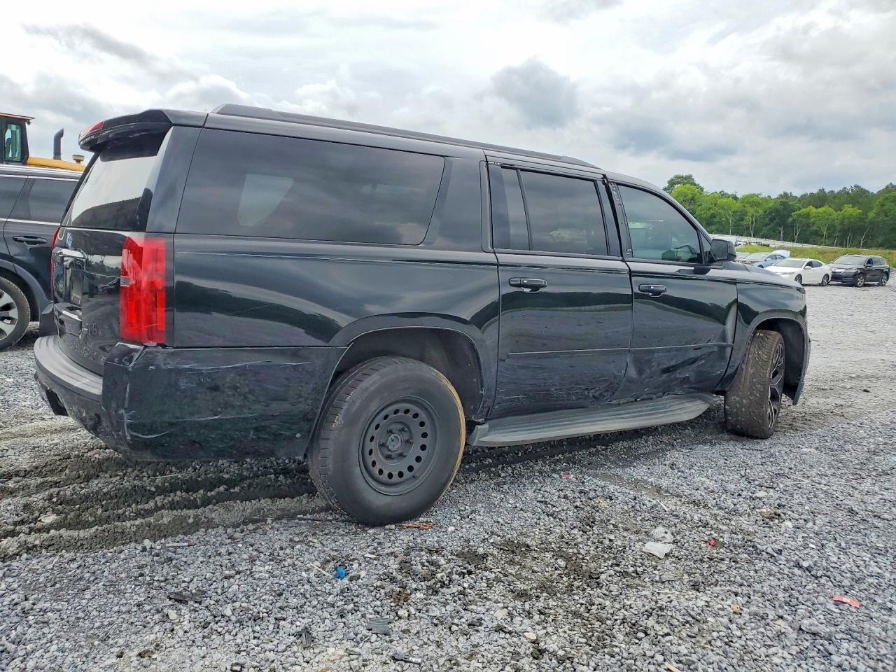 2015 CHEVROLET Suburban