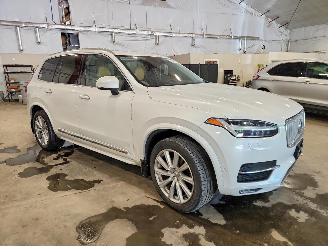 2016 VOLVO XC90