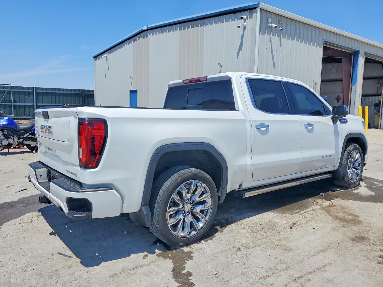 2025 GMC Sierra